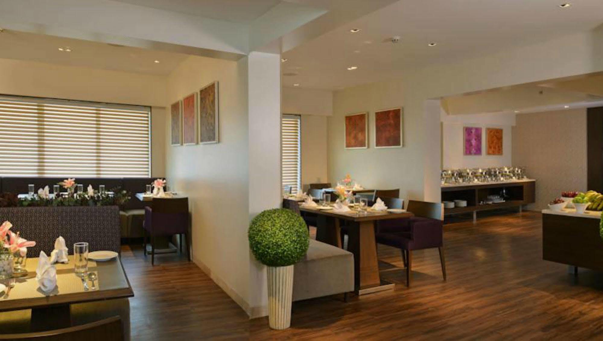 Residency Sarovar Portico Mumbai Dış mekan fotoğraf